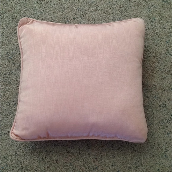 Set of 3 Pastel Pillows - Picture 5 of 10